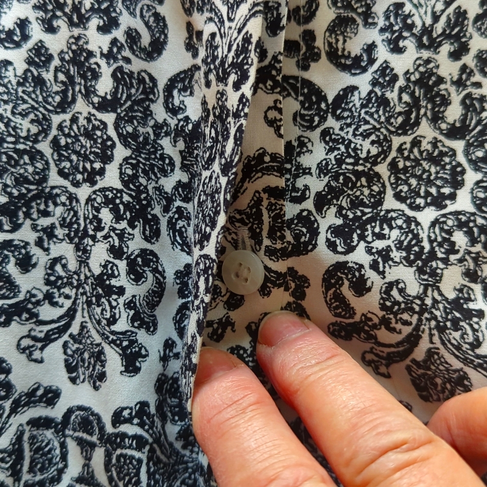 Chico's No-Iron Blouse - Picture 5 of 6